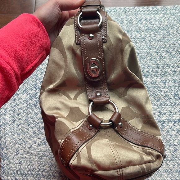 COACH Large Signature Carly Handbag - Picture 4 of 11